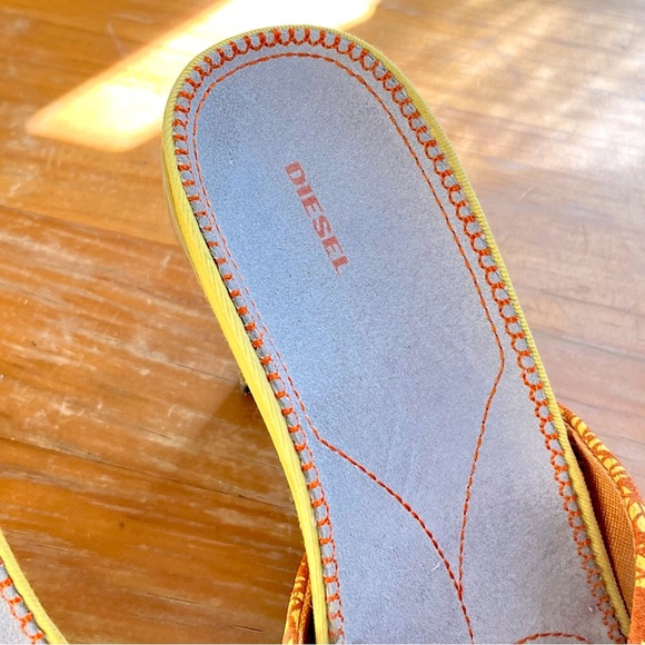 Diesel VINTAGE 90’s Printed Leather Thong Sandals - Picture 13 of 16